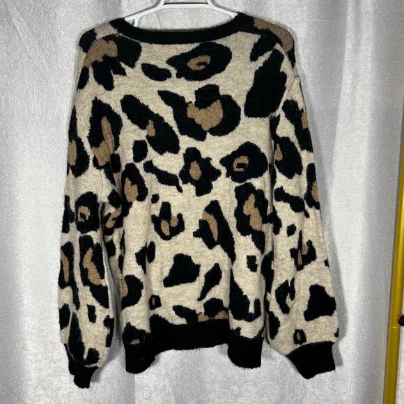 153. Entro Cheetah Scoop Sweater New With Tags Size Large - Picture 3 of 6